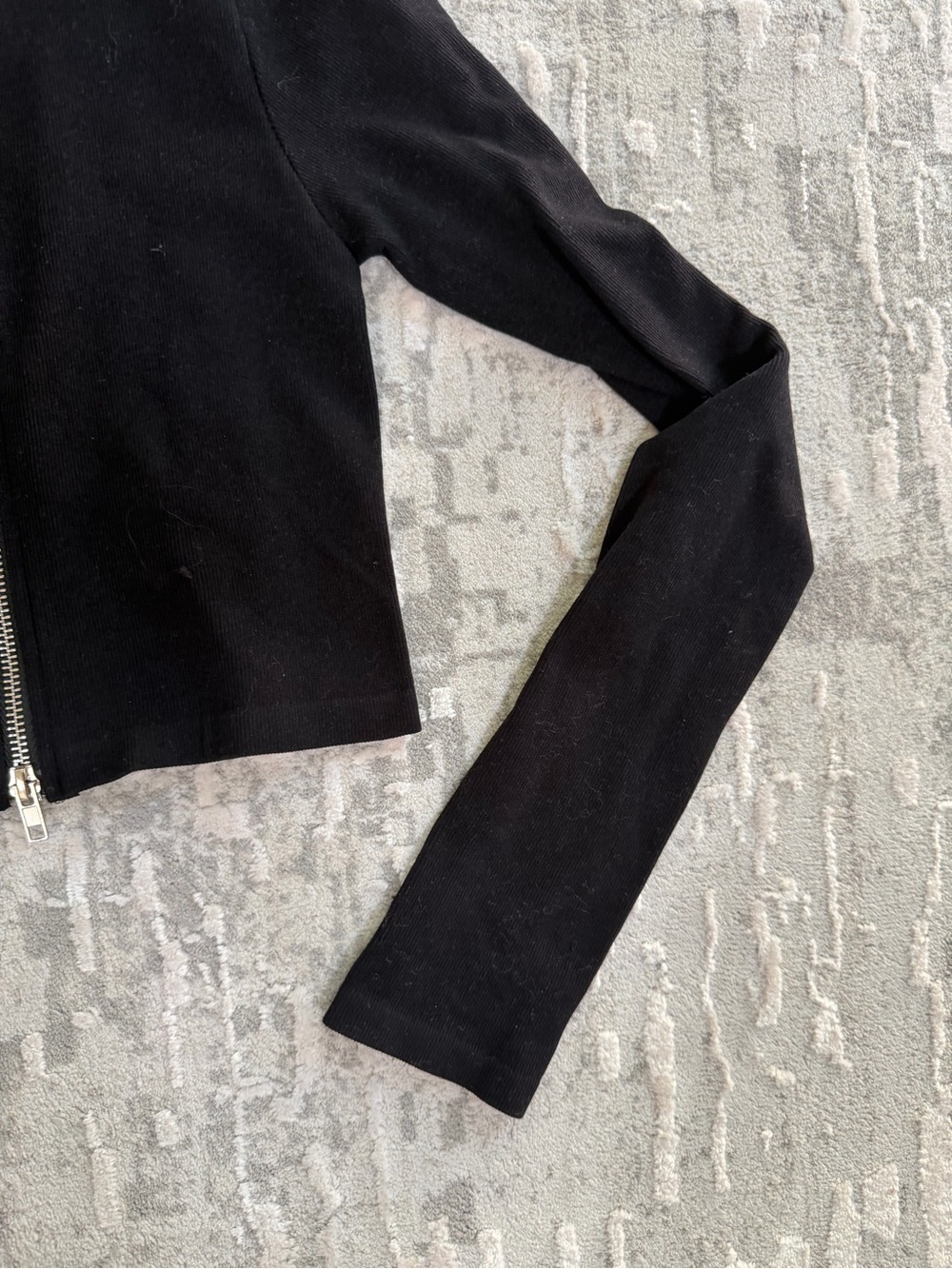Black Zip-Front Crop ribbed shirt - Women - Picture 3 of 9